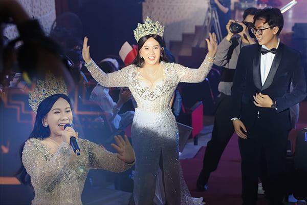 Anna Yến Phượng ‘ghi điểm’ khi lấn sân ca hát