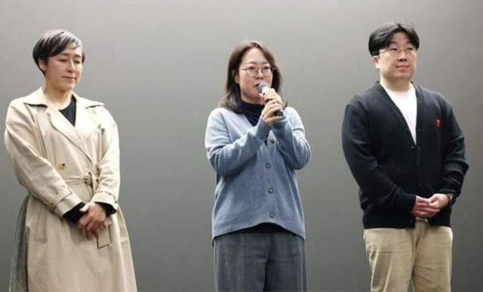 Chương trình tuyển giọng Hàn Quốc bị tẩy chay dù chưa lên sóng, nhà sản xuất bật khóc tại họp báo Ảnh 3