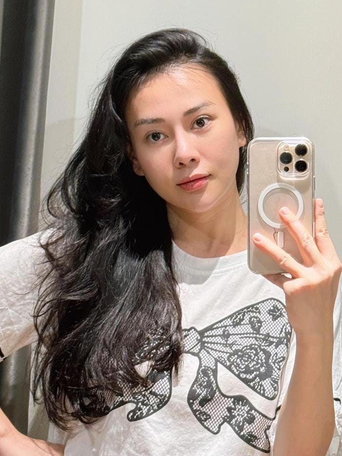 Phương Oanh trẻ trung, xinh đẹp dù để mặt mộc. (Ảnh FBNV)