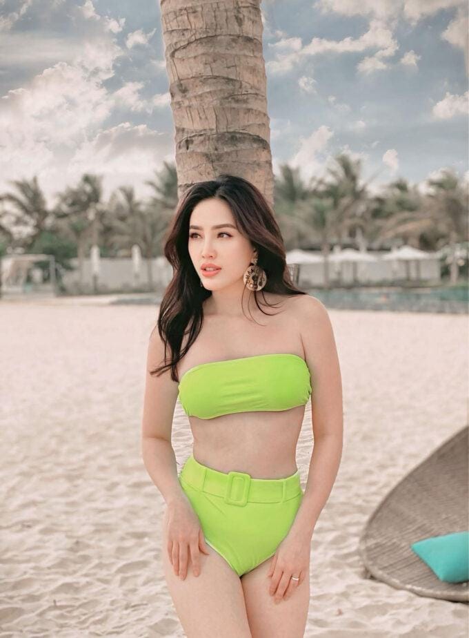 Bảo Thy trong chuyến du lịch biển