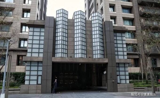 Koo Jun Yup và bảo hiểm