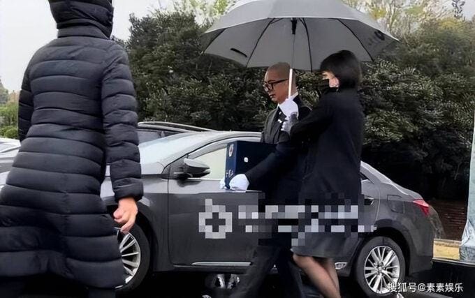 Koo Jun Yup và tro cốt Từ Hy Viên