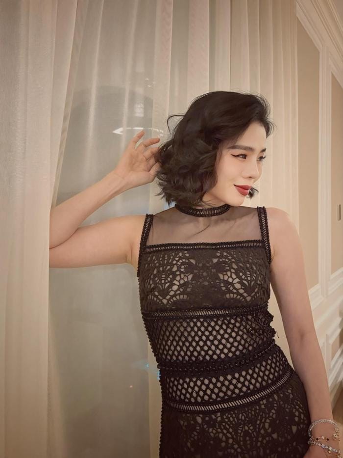 Lệ Quyên diện váy xuyên thấu quyến rũ
