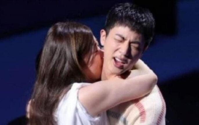 Cảnh sát Hàn đình chỉ điều tra vụ cưỡng hôn Jin (BTS)