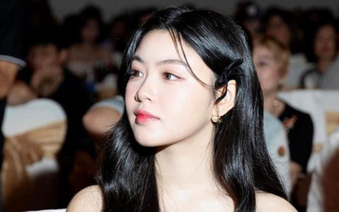 Con gái Hoa hậu Ngọc Diễm gây sốt với nhan sắc vượt trội ở tuổi 15