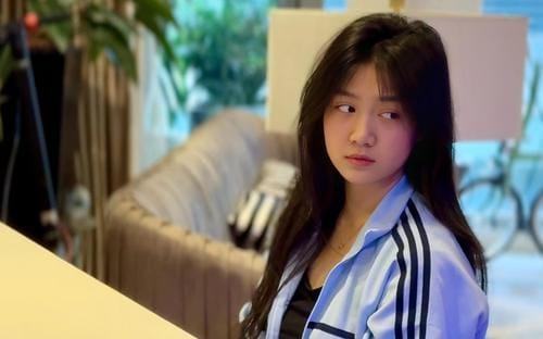 Con gái Mạnh Trường gây bão mạng với tài năng piano và nhan sắc rạng ngời