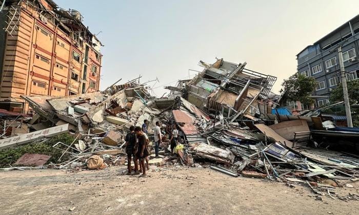 Nam ca sĩ ủng hộ 380 triệu đồng cho công tác cứu hộ nạn nhân trong vụ động đất tại Thái Lan Ảnh 1