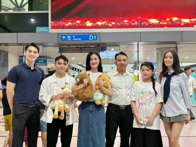 Ý Nhi và gia đình