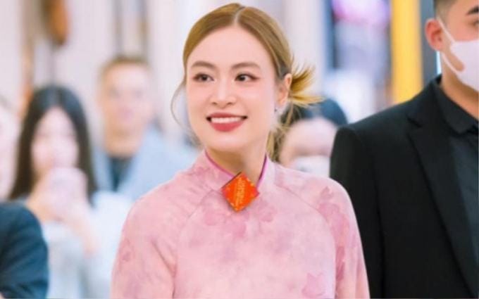 Hoàng Thùy Linh gây bất ngờ với chia sẻ đầy ấn tượng