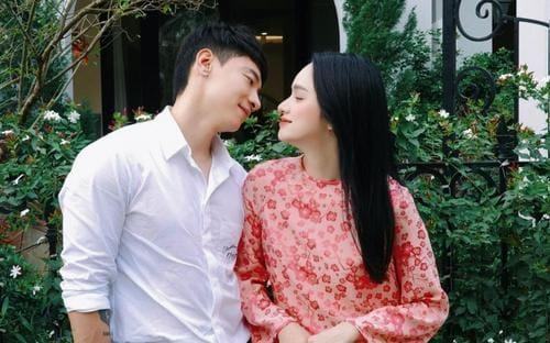 Hương Giang rạng rỡ nhận hoa từ mẹ bạn trai, dân tình ‘sốt’ vì tin đồn hôn nhân