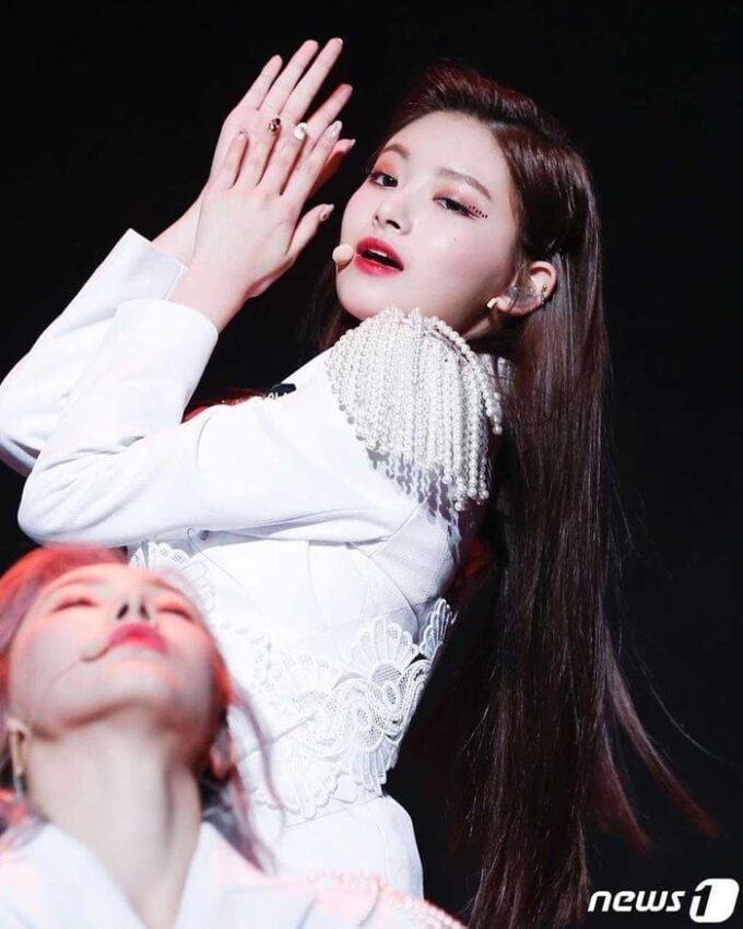 Wang Yiren của EVERGLOW.