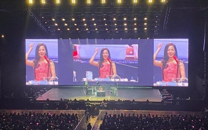 Jisoo ‘tan chảy’ trước màn đồng ca ‘Lửa hận thù’ của fan Việt