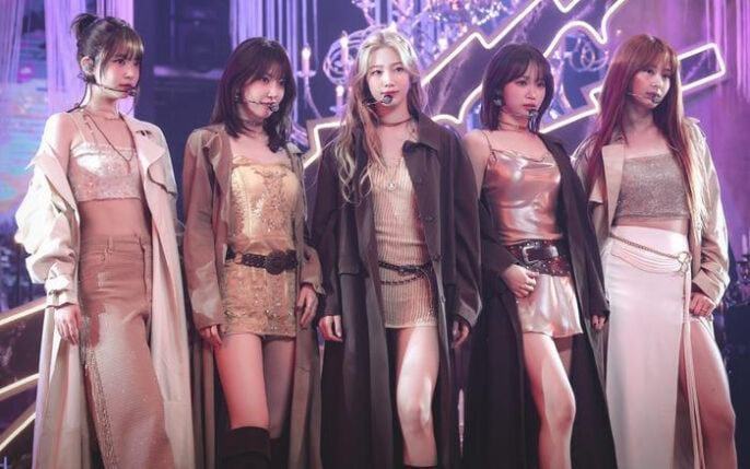 LE SSERAFIM: Từ ‘nỗi xấu hổ’ đến ‘chiến binh’ kiên cường