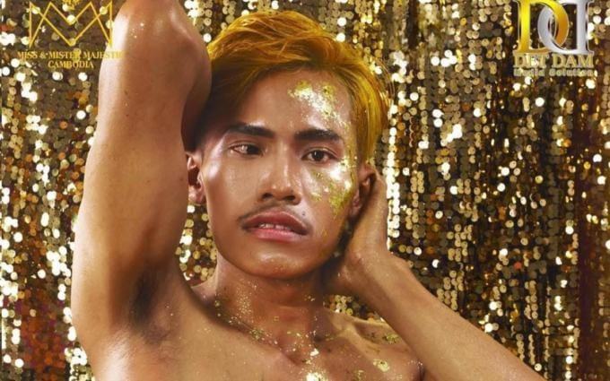 Nam thí sinh gây sốc với nhan sắc ‘đơ cứng người’ vẫn lọt top 10 Nam vương