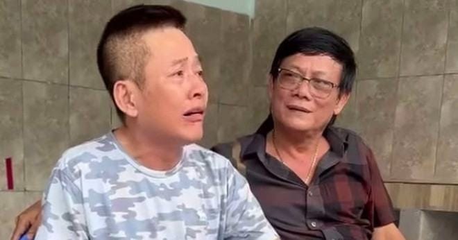 Nghệ sĩ Tấn Beo hát bên Tấn Hoàng, cư dân mạng gửi lời chúc bình phục