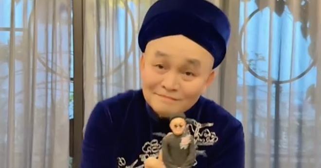 Nghệ sĩ Xuân Hinh đáp trả anti-fan bằng clip nhảy đu trend cực chất