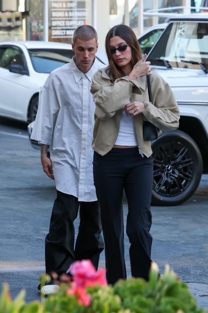 Hailey Bieber tiếp tục bị tố 'xấu tính' với người yêu cũ của Justin Bieber.