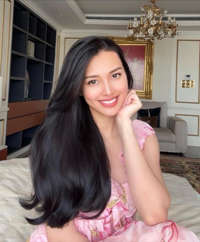 Mái tóc suôn mượt của siêu mẫu Huỳnh Thanh Tuyền được công chúng ngợi khen và đồng loạt 'xin vía'.