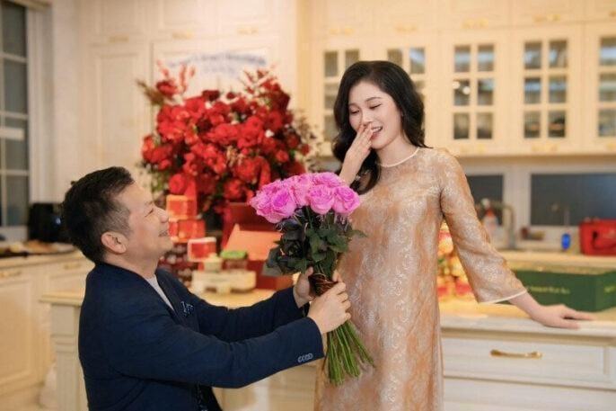 Shark Hưng và Á hậu Thu Trang: ‘Thỏa thuận hôn nhân’ ngọt ngào sau 7 năm