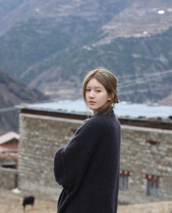 Triệu Lộ Tư giữa bão tranh cãi: Bệnh tật hay chiêu trò?