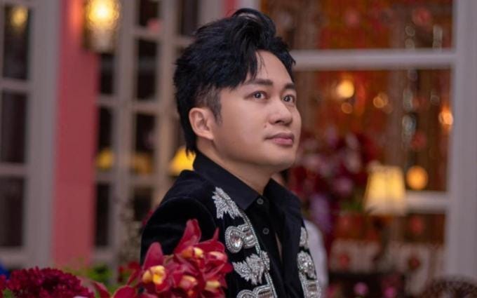 Tùng Dương gây chú ý với khoảnh khắc đáng nhớ trên sân khấu