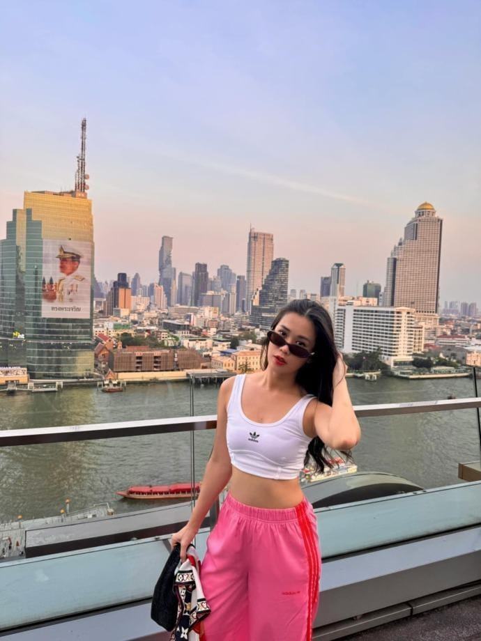 Lê Trương Ngọc Thảo sang chảnh, du lịch nhiều nơi.