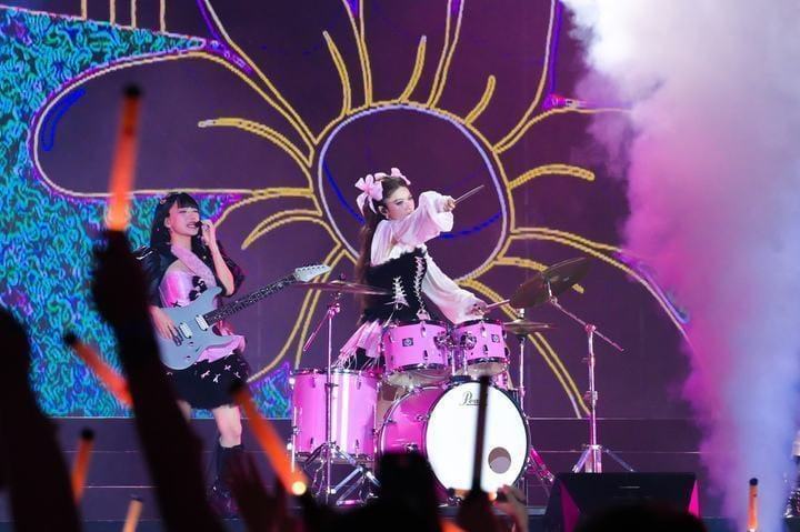 Ngọc Thanh Tâm cùng 47 chị đẹp đã mang đến nhiều tiết mục bùng nổ