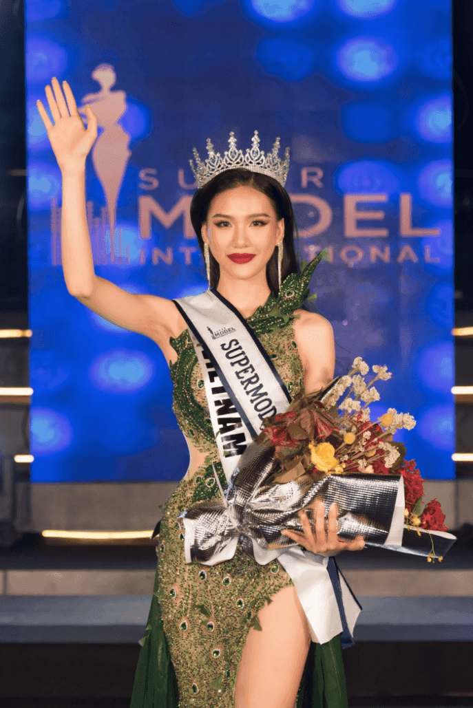 Bùi Quỳnh Hoa là người đẹp Việt đầu tiên chiến thắng Supermodel International.