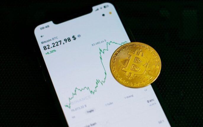 Bitcoin Bùng Nổ Sau Quyết Định Hoãn Thuế Của Trump