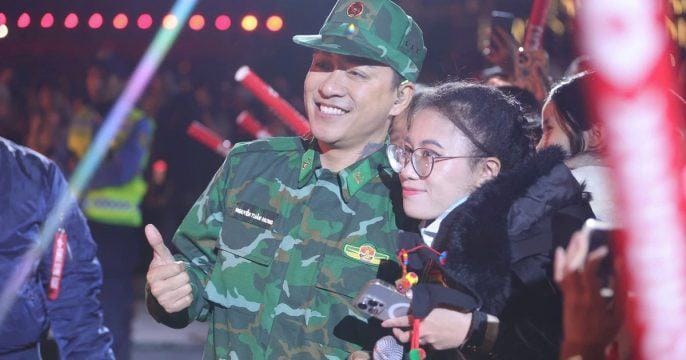 Blackpink ‘đội’ 1.000 vệ sĩ: Bí mật nghề bảo vệ thần tượng