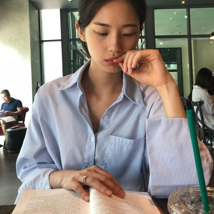 Ở nhà thuê nhưng mua túi xách hơn 30 triệu, đặt vé máy bay hạng thương gia đi chơi- Ảnh 1.