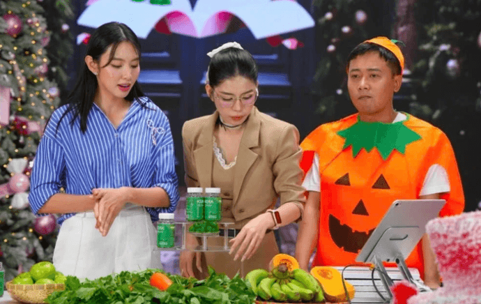 Xoay quanh ồn ào kẹo rau củ Kera, Hoa hậu Thùy Tiên bị xử phạt 25 triệu đồng.