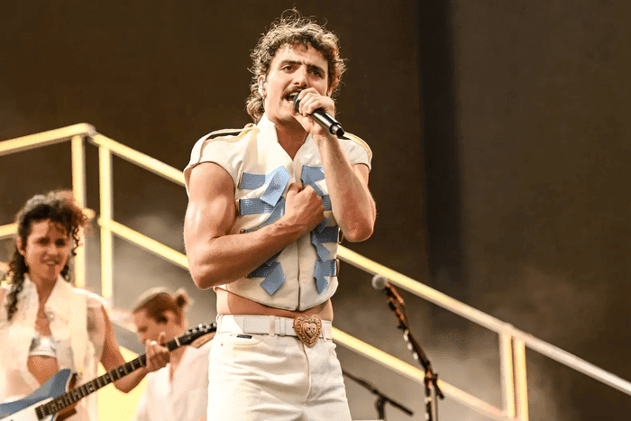 Nam ca sĩ công bố ra mắt album mới ngay trên sân khấu Coachella 2025 Ảnh 1