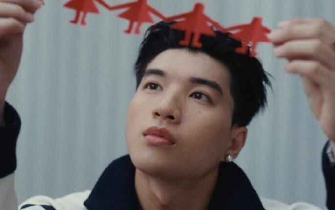 HIEUTHUHAI gây tranh cãi với ‘Nước mắt cá sấu’