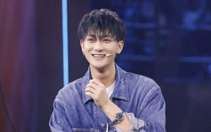 Hoàng Tử Thao gây sốc khi ‘lấn sân’ bán băng vệ sinh, mất 400 nghìn fan