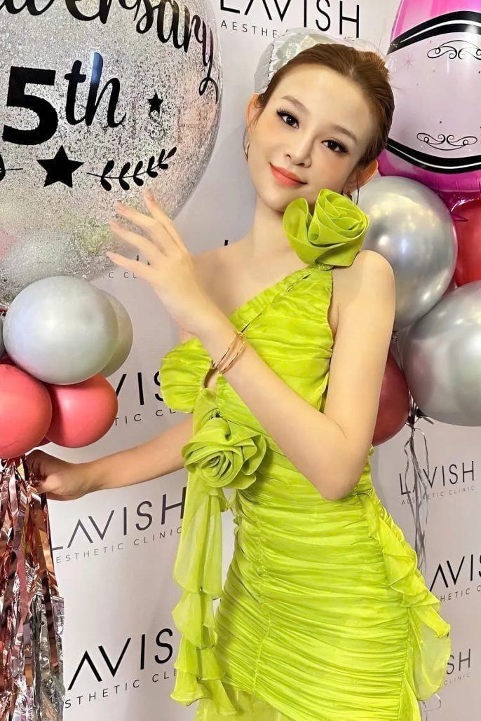 Huyền Baby giữ vẻ tươi trẻ, ngọt ngào nhờ gu thời trang ăn gian tuổi tác - 7