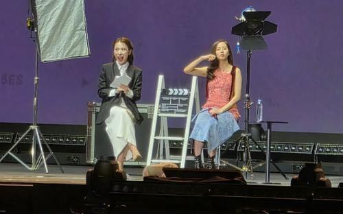 Jisoo ‘đốt cháy’ Hà Nội, Khánh Vy gây tranh cãi vì ‘khoe’ tiếng Hàn