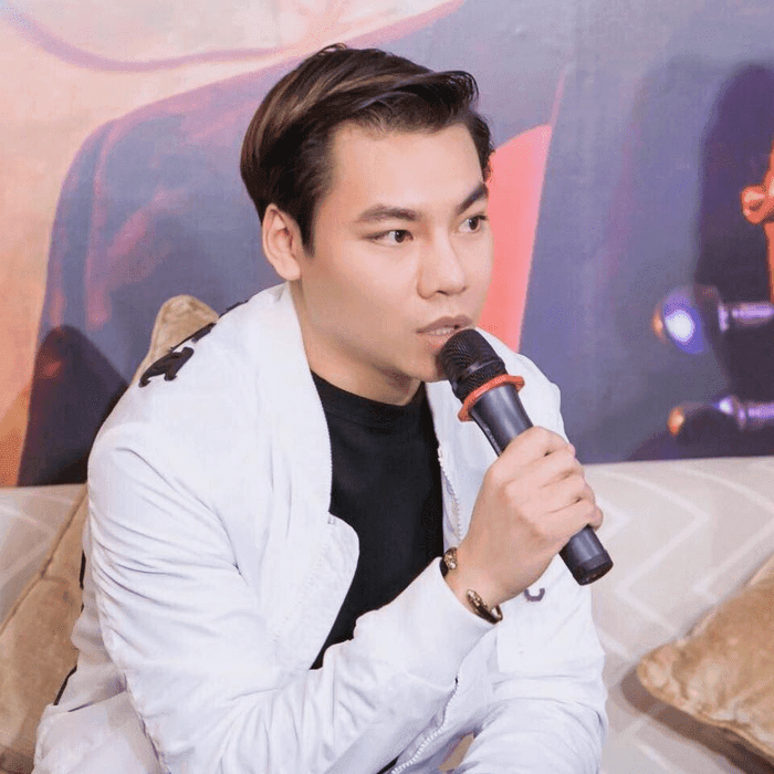 Chuyên gia truyền thông Hồng Quang Minh cho rằng, người nổi tiếng khi vướng ồn ào quảng cáo cần có sự chân thành, trách nhiệm với những gì bản thân đã gây ra.