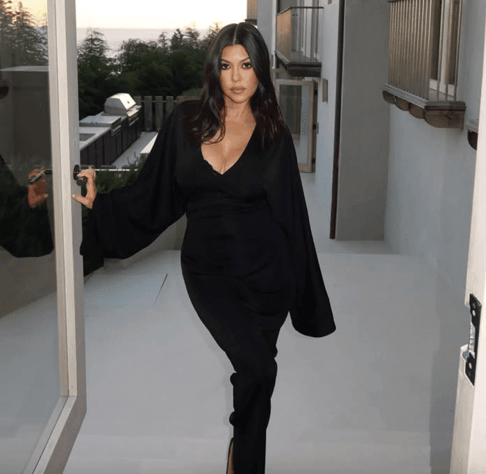 Kourtney Kardashian là cô con gái đầu tiên của gia đình thị phi Kardashian - Jenner. (Ảnh: Instagram nhân vật)