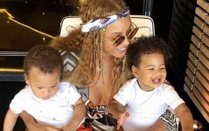 Kanye West gây sốc với phát ngôn thô tục về con cái Jay-Z và Beyoncé