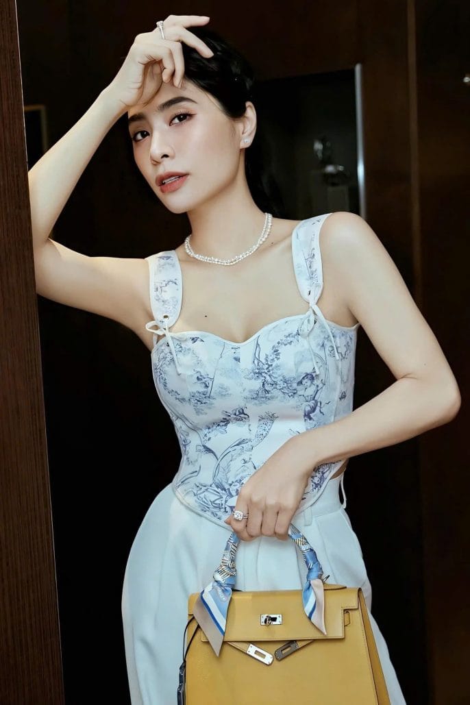 Ca nương Kiều Anh sở hữu túi hiệu tiền tỷ, có chồng đồng hành mọi nơi - 4