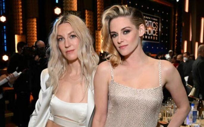 Kristen Stewart bất ngờ tổ chức đám cưới bí mật với bạn gái!