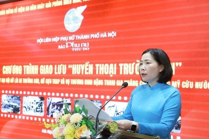 Bà Lê Kim Anh - Chủ tịch Hội Liên hiệp Phụ nữ thành phố Hà Nội - chia sẻ tại sự kiện