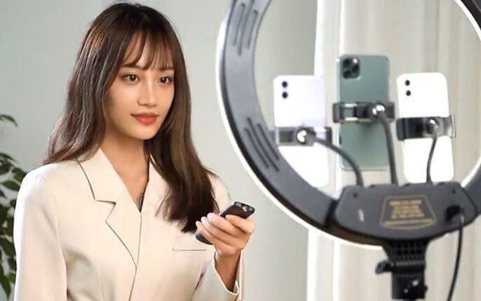 Livestream bán hàng: Công cụ vàng hay con dao hai lưỡi?