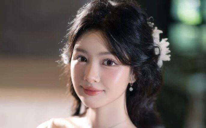 Lọ Lem – Con gái Quyền Linh gây ‘bão’ mạng với bộ ảnh sinh nhật 19 tuổi