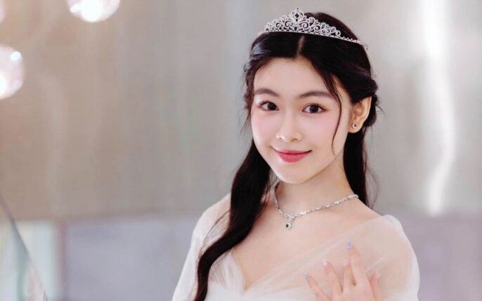 Lọ Lem – Con gái Quyền Linh gây ‘sốt’ với phong cách thời trang gợi cảm và tủ đồ hiệu trăm tỷ