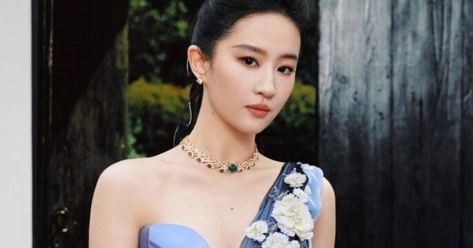 Lưu Diệc Phi gây bão thảm đỏ với nhan sắc đỉnh cao