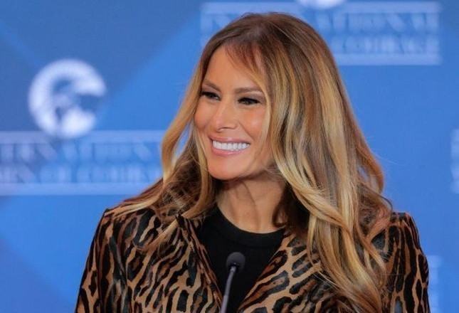 Melania Trump Gây Sốt Với Áo Khoác Da Báo Và Bài Phát Biểu Đầy Cảm Hứng