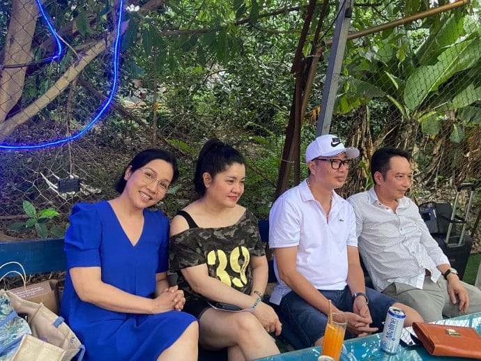 Mỹ Linh và gia đình tại fan meeting của Mỹ Anh