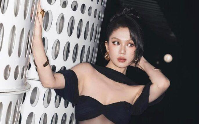 Ngọc Trinh gây ‘bão’ với váy xuyên thấu: ‘Nữ hoàng nội y’ trở lại đầy quyến rũ